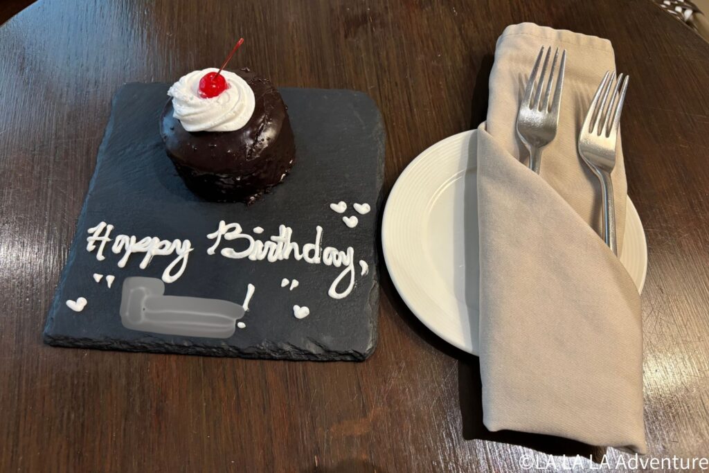 フィリピンボラカイ島おすすめホテルでお誕生日ケーキ
