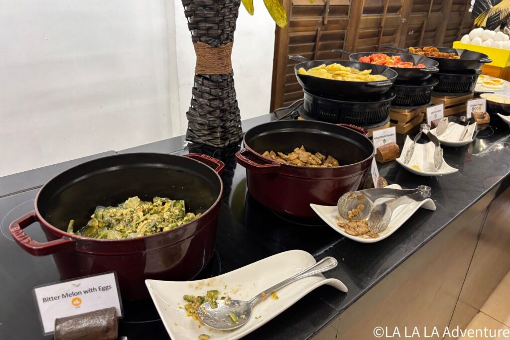 モーベンピックボラカイ朝食にゴーヤチャンプルー